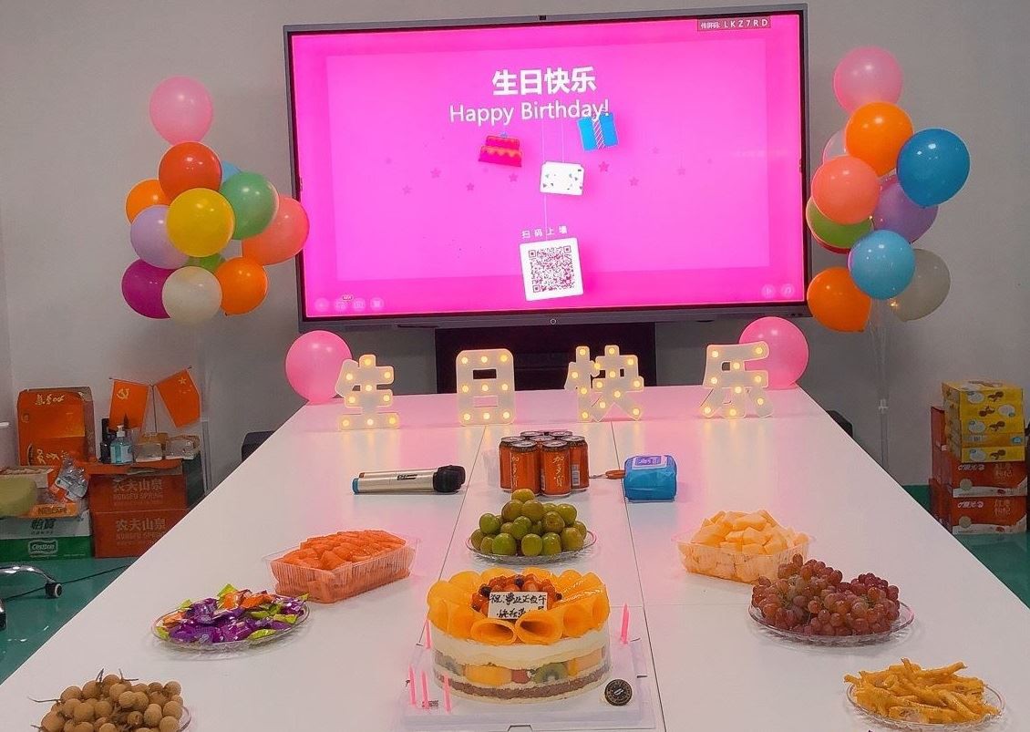 Cuidado humanístico para comemorar o aniversário dos funcionários do Pogo Pin