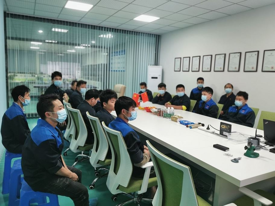 Treinamento do micrômetro espiral (micrômetro)