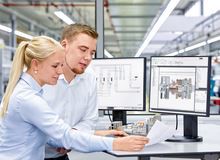 Solução de gabinete de controle do pino Pogo