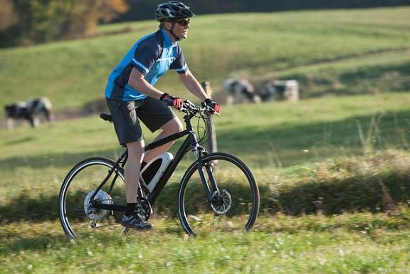 Solução de conector de carregamento pogopin magnético para bicicleta elétrica