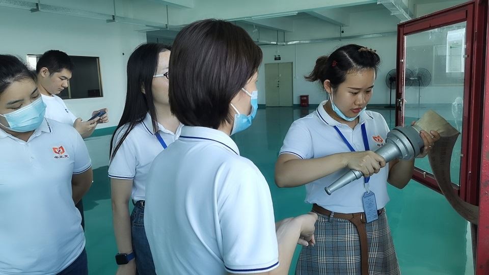 Exercícios de segurança e incêndio no trabalho