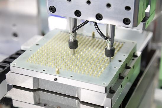 Linha de produção e montagem de pinos Pogo